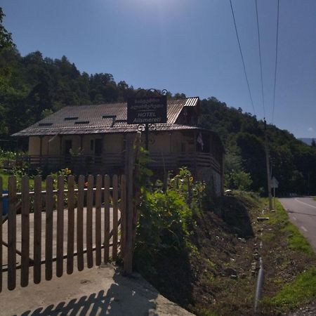 Hotel Alismereti Zekari エクステリア 写真